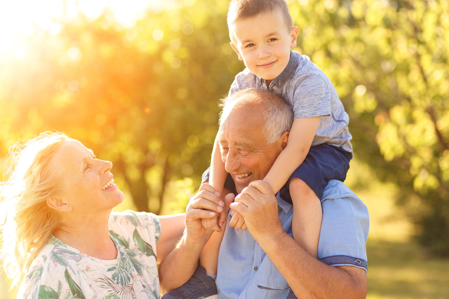 grandparentswithchild