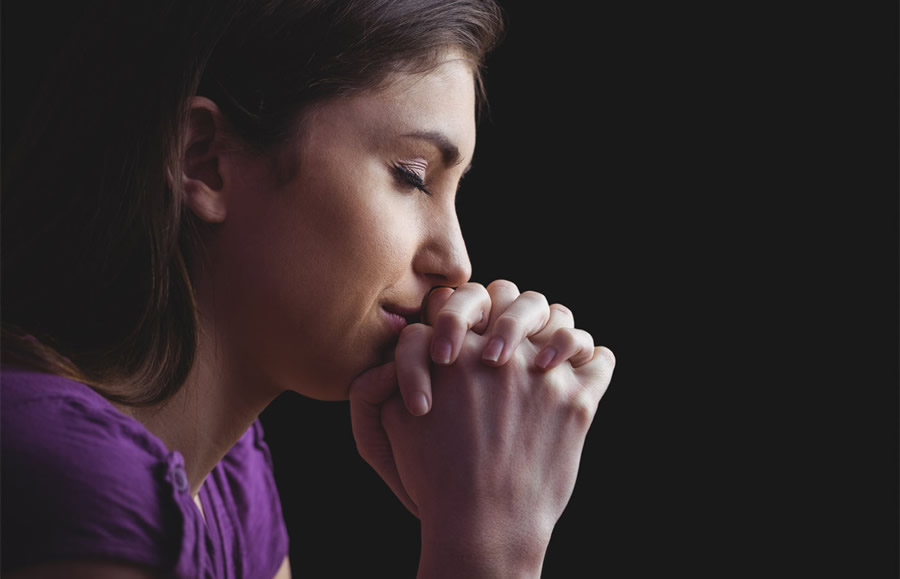 prayingwoman5
